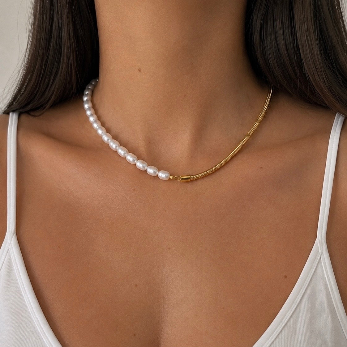 Pearl & Round Snake Chain Necklace