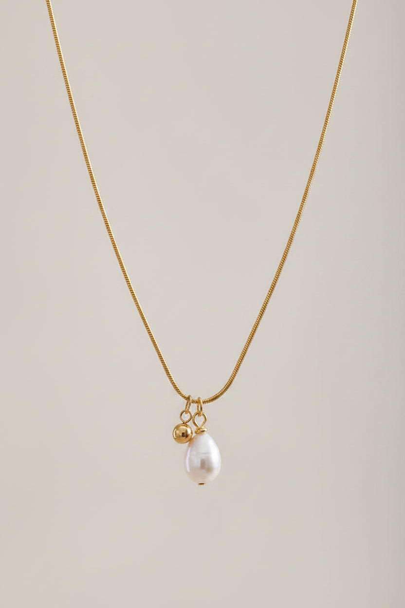 The Pearl Drop Necklace