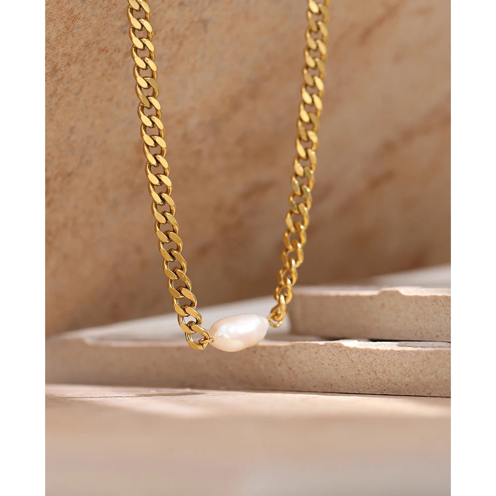 Curb Chain Pearl Necklace